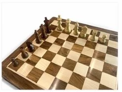 ABIGAMES – Jeu D’échecs / Chess – JEU D’ECHECS MAGNÉTIQUE 12″ – 30CM -Les Des masKes JEU DECHECS EN ACACIA ET ERABLE 30CM 063