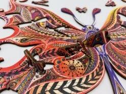 Puzzle En Bois – Papillon Illusionniste 11 Puzzle En Bois – Papillon Illusionniste -Les Des masKes Papillon Illusionniste Puzzle en bois 3 800x600 1