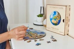 Puzzle En Bois – Planete Terra 11 Puzzle En Bois – Planete Terra -Les Des masKes Planete Terra Puzzle en Bois 3 800x534 1